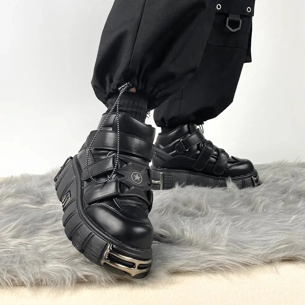 Grunge 2025 style boots