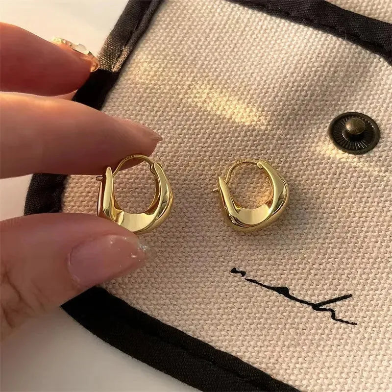 Minimal Hoop Earrings
