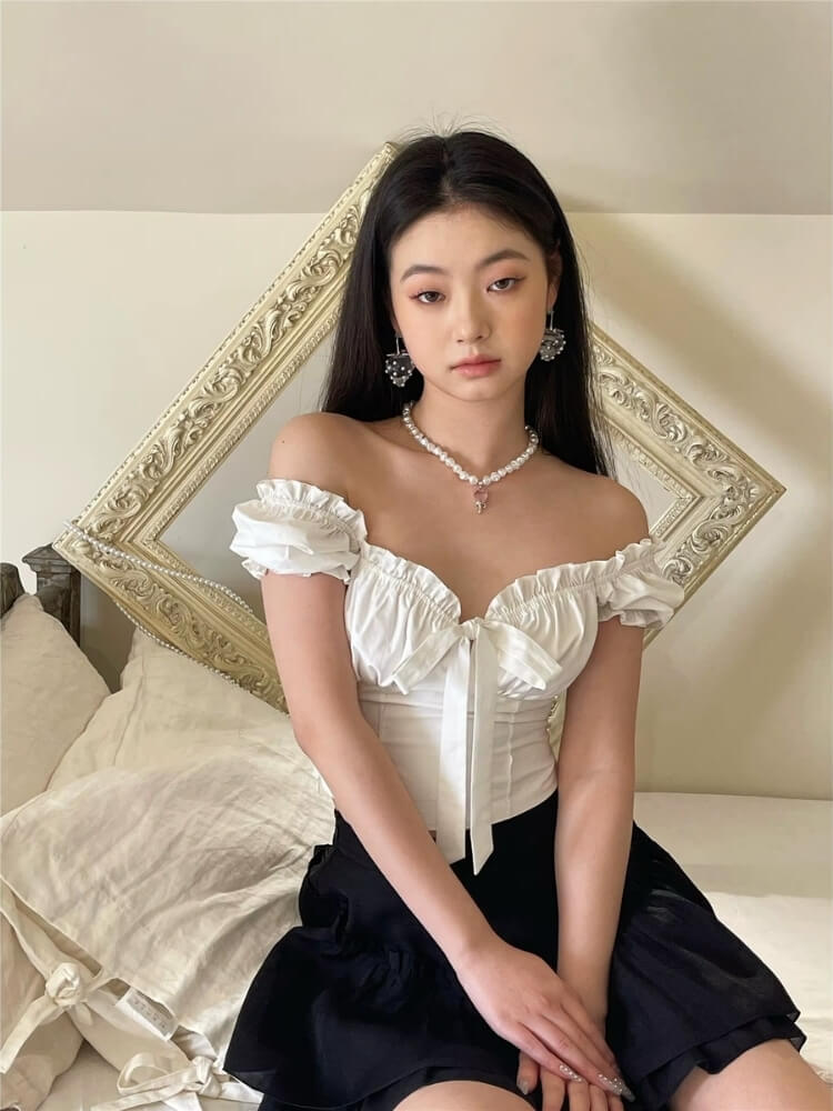 Sweetheart Off-Shoulder Top