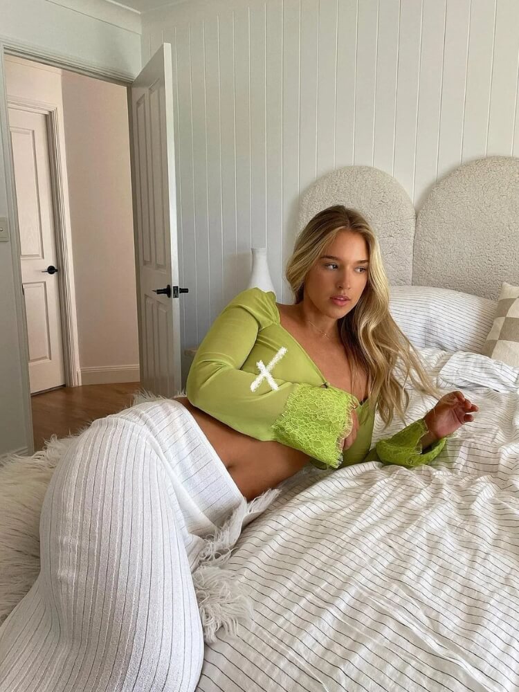 Y2K Ribbed Midi Skirt